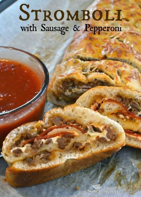 Pepperoni Stromboli Recipe, Stromboli Recipe Pepperoni, Stromboli Italian, Recipe Italian Sausage, Pepperoni Stromboli, Stromboli Recipe, Pizza Stromboli, Recipe Italian, Fingerfood Party