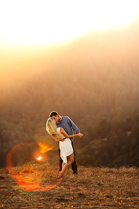 Forest Engagement Photos For Those Who Love Nature ❤️ See more: http://www.weddingforward.com/forest-engagement-photos/ #weddings Portret Feminin, Forest Engagement Photos, Engagement Announcement Photos, Forest Engagement, Fun Engagement Photos, Smile Smile, Engagement Pictures Poses, Shotting Photo, Engagement Announcement