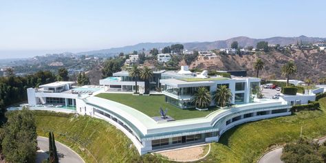 Bel Air Mansion, Big Mansions, Mega Mansions, Real Estat, Expensive Houses, Red Walls, Real Estate Development, Big Houses, Large Homes