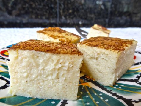 Favorite greek desert farina cake! Farina Recipe, Old Family Recipes, Mediterranean Desserts, Greek Sweets, Greek Desserts, Greek Cooking, Greek Dishes, Köstliche Desserts, Special Cake