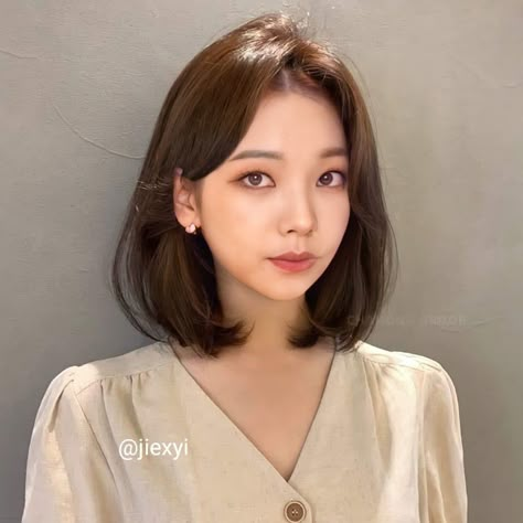 Korean Short Hair, Hair Style Korea, Asian Short Hair, Korean Hair, Haircut Inspo, Style Korea, Haircuts Straight Hair, Haircuts For Medium Hair, Short Hairstyle