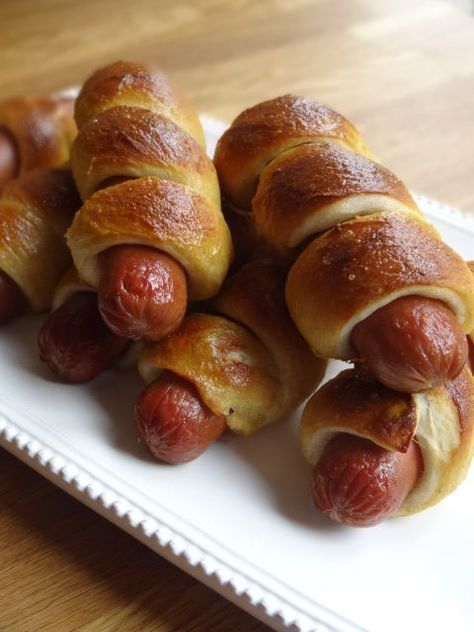 Pretzel Dogs Recipe, Pretzel Dogs, Pretzel Dough, Pembuat Roti, Appetizers For Kids, Brown Recipe, Homemade Pretzels, Coarse Salt, Pigs In A Blanket