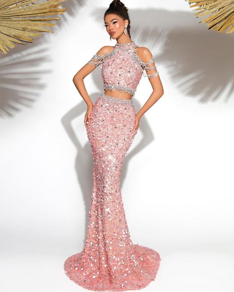 Miss Universe Gowns, Simple Elegant Dresses, Prom Dress Beaded, Mermaid Custom, Prom Dresses Pink, Beaded Mermaid, Glitter Mermaid, Sparkly Prom Dress, Fancy Dresses Long