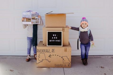 Moving Photos Announcement, Pcs Announcement Ideas, Moving Announcement Ideas, We're Moving Announcement, Moving Announcement Photo, Moving Photo, Moving Advice, Comfy Cozy Home, Moving Ideas