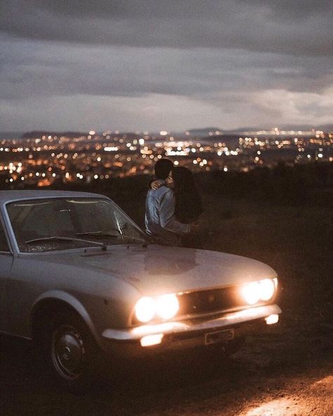 Couple In Car, Night Couple, Romantic Escapes, Foto Tips, Ulsan, Night Vibes, Photo Couple, Night Aesthetic, Couple Shoot