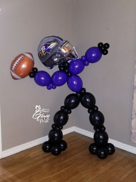 Baltimore Ravens Football Player balloon sculpture  Baltimore Ravens theme balloon sculpture  #ravensflock #rationsnation #baltimoreravens Eagles Balloon Garland, Baltimore Ravens Party Ideas, Football Balloon Decorations, Ravens Birthday Party, Superbowl Decor, Dallas Cowboys Baby Shower, Raven Decor, Warriors Football, Super Bowl Decorations