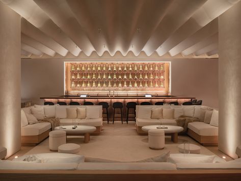 Hotel Edition Madrid - OAB Ian Schrager, Madrid Hotels, Edition Hotel, Parisian Interior, Lobby Bar, Wellness Hotel, U Shaped Sofa, Hotel Bar, Oak Table