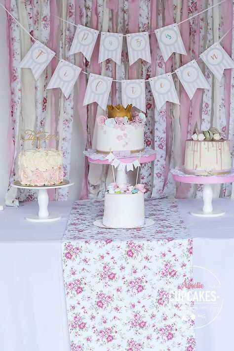 Pretty shabby chic Quinceañera birthday party! See more party ideas at CatchMyParty.com! Shabby Chic Graduation Party Ideas, Vintage Birthday Party Theme, Shabby Chic First Birthday, Cakes Table, Shabby Chic Birthday Party Ideas, Quinceañera Party Ideas, Sara Kay, Chic Birthday Party, Shabby Chic Birthday