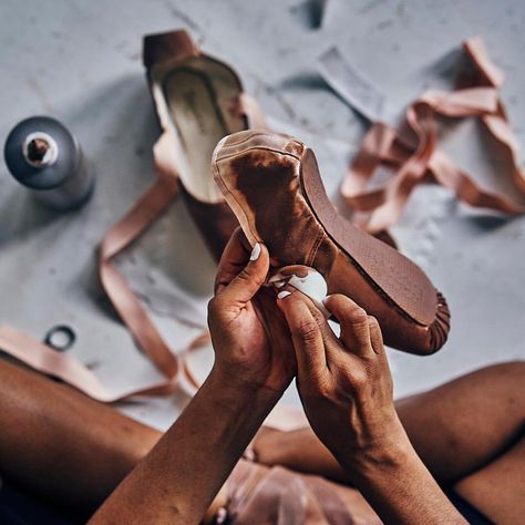 Brown Ballet Shoes, Crunchi Makeup, Romantic Academia, Ballet Inspiration, She Did It, Black Ballerina, Dance World, Misty Copeland, Black Femininity