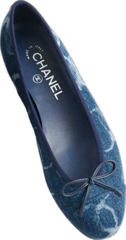 Denim Chanel, Chanel Jeans, Chanel Denim, Chanel Flats, Denim Flats, Mode Chanel, Chanel Casual, Chanel Tweed, Fashion Shoes Flats