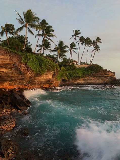 cool photo of nature Lost Island Aesthetic, Micronesia Aesthetic, Island Life Aesthetic, Unknown Aesthetic, Cave Aesthetic, Molokai Hawaii, Island Movies, Working Abroad, Hawaii Ocean