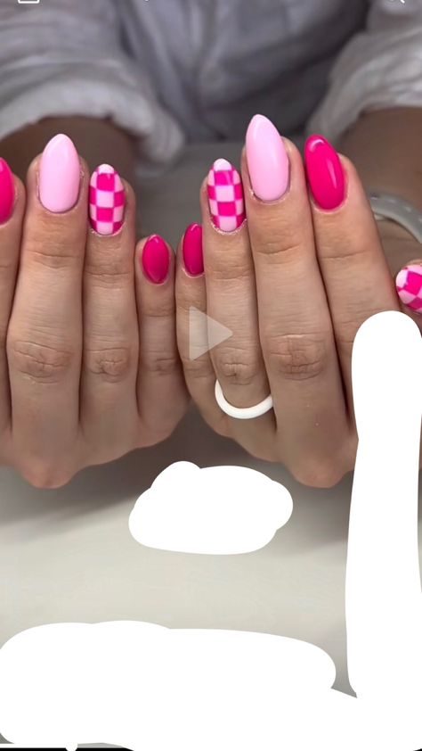 Pink Checkered Nails Acrylic, Back To School Nails Checkered, Checker Nails Short, Cute Nail Designs Checkered, Cute Short Pink Nail Designs, Hot Pink And Checkered Nails, Cute Back To School Nails Acrylic Short, Short Nails Ideas Colorful, Pink And Checkered Nails