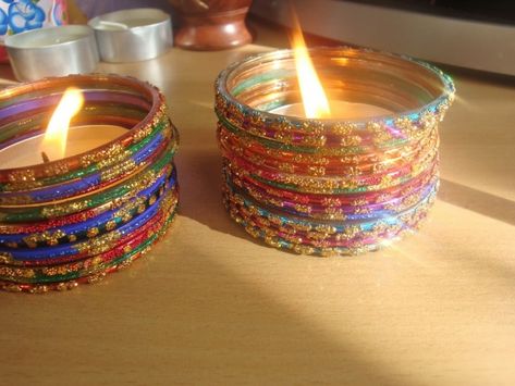 Bangles in candles is a very popular and simple Ladies Kitty Diwali Party Game. You can play this game blindfolded or with blindfold as it suits you. Dholki Ideas, Bangle Ceremony, Kitty Party Games, Family Room Makeover, Diwali Party, Mehndi Decor, Henna Party, Glass Bangles, Kitty Party