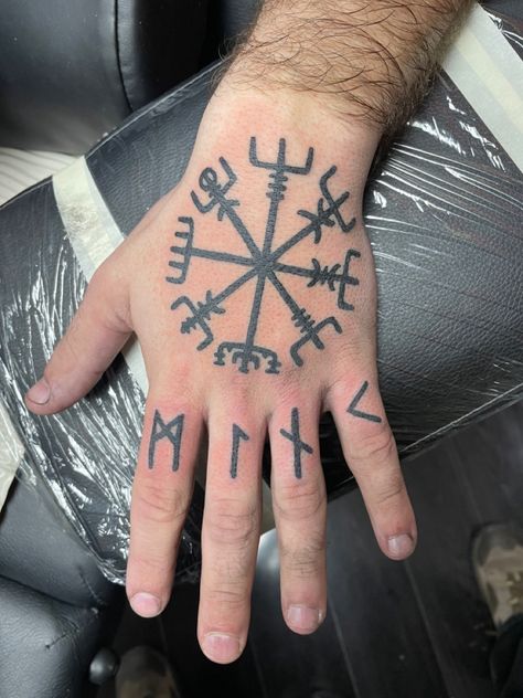 Runic Hand Tattoos, Viking Hand Tattoo, Viking Warrior Tattoos, Pagan Tattoo, Story Tattoo, Om Tattoo Design, Rune Viking, Vikings Tattoo, Rune Tattoo