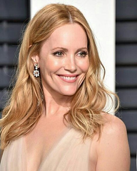 Leslie Mann as Pamela Perry, The Blondes of Bel Air Leslie Mann Hair Color, Leslie Mann Hair, Lesley Mann, Leslie Mann, 40 & Fabulous, Your Hairstyle, Strawberry Blonde, Hair Inspo Color, Hair Envy