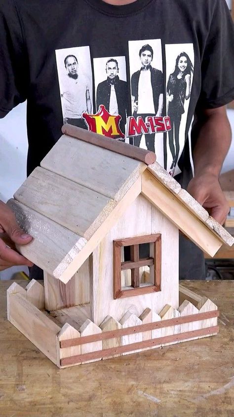 DIY Woodworking Projects Birdhouse Projects, Bird Feeder Plans, Homemade Bird Houses, Bird Houses Ideas Diy, Diy Woodworking Projects, Woodwork Projects, Birdhouse Designs, Woodworking Books, Bird Houses Diy