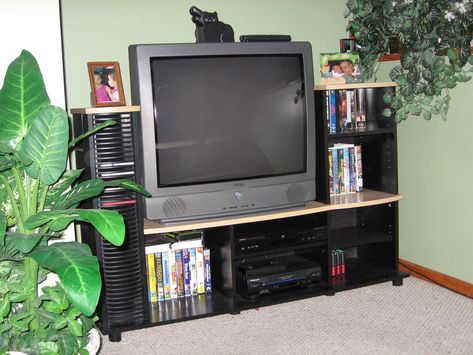 SANYO 31" CRT TV with S-video Inputs Includes TV Stand Gre… | Flickr Crt Tv Stand, Y2k Tv Aesthetic, Crt Tv Aesthetic, Crt Tv Aesthetic Room, Tv Old Aesthetic, Old Tv Astethic, 2000s Tv Set, 80s Tv Set, 2000’s Tv Nook