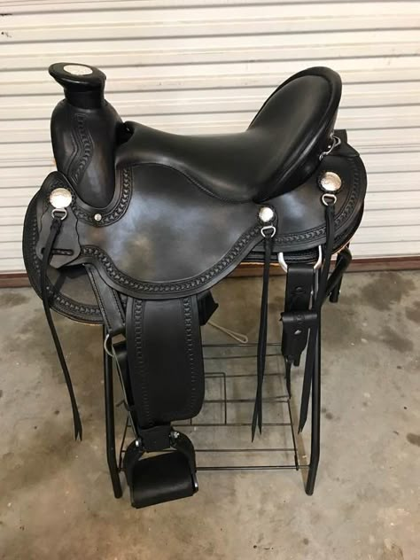 Black Western Saddle, Western Horse Riding, Horse Halloween Costumes, Horse Riding Gear, Homesteading Animals, Saddle Accessories, Horse Accessories, Bull Riders, Western Saddle