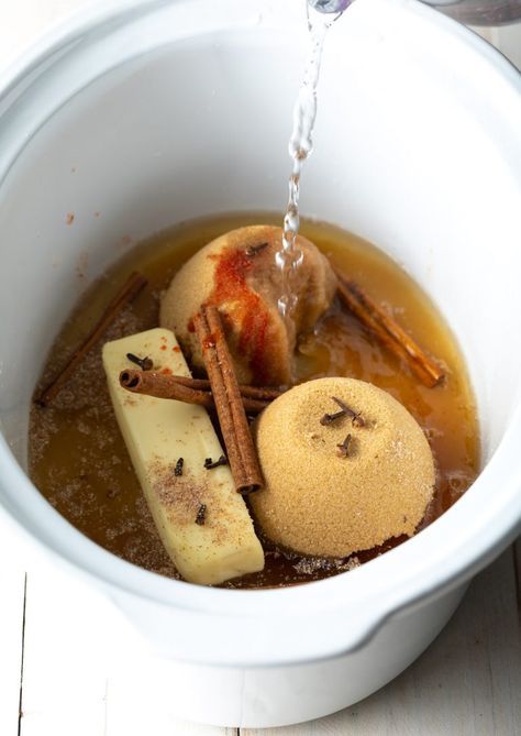 Hot Buttered Rum In Crockpot, Crockpot Hot Buttered Rum Recipe, Crockpot Hot Toddy Recipe, Hot Toddy Crockpot Recipe, Crockpot Hot Toddy, Hot Buttered Rum Recipe Crock Pot, Crockpot Cocktails, Dock Party, Hot Christmas Drinks