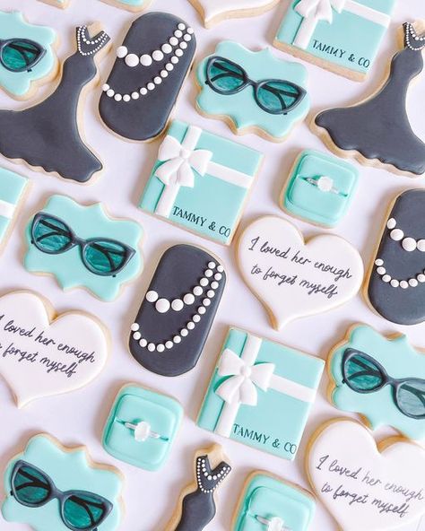 Tiffany Bridal Shower Cake, Breakfast At Tiffany’s Bridal Shower Outfit, Tiffany Blue Shower Ideas, Breakfast At Tiffany's Cookies, Bridal Shower Tiffany Theme, Tiffany And Co Cookies, Tiffany’s Birthday Theme, Tiffany And Company Bridal Shower Ideas, Tiffany And Co First Birthday Party