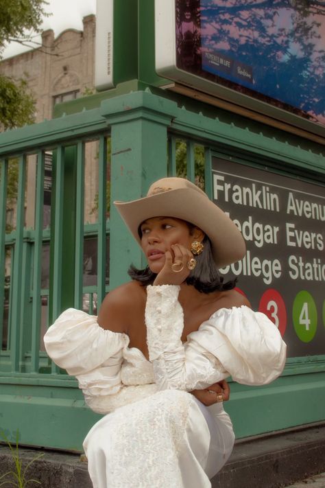 Wicker Chair Photoshoot Black Women, Hacienda Style Photoshoot, Classic Woman Aesthetic, Black Southern Belle Aesthetic, Rodeo Photoshoot, Southern Belle Aesthetic, Texas Photoshoot, Black Southern Belle, Texas Tea