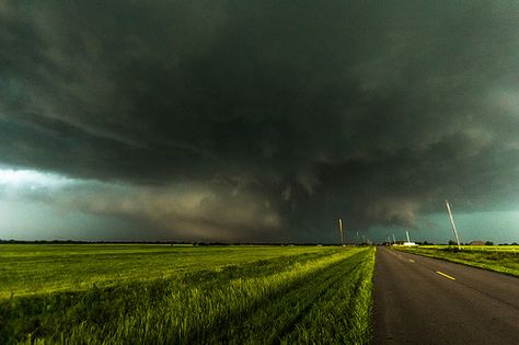 El Reno EF-5 Tornado | Flickr - Photo Sharing! El Reno Tornado, Tornado Pictures, Oklahoma Tornado, Weather Storm, Storm Chasing, Riders On The Storm, Storm Photography, York Travel, Travel Oklahoma