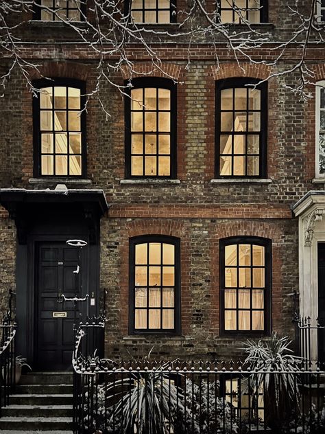 Kitchen of the Week: A 350-Year-Old Cellar Kitchen, Redone (and Ready for Its Moment of TV Fame) - Remodelista London Snow, German Houses, Townhouse Exterior, Victorian Townhouse, London Townhouse, Basement Kitchen, Georgian Architecture, Ivy House, Exterior Front Doors