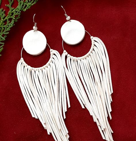 Cowboy Hat Crafts, Diy Macrame Earrings, Leather Fringe Earrings, Handmade Leather Jewelry, Jewelry Western, Mint Earrings, Crafted Earrings, Diy Leather Earrings, Earrings Feather