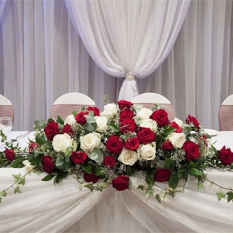 Wedding Top Table Flowers, Bridal Table Flowers, Roses Arrangements, Red Roses Centerpieces, Top Table Flowers, Head Table Wedding Decorations, Wedding Top Table, White Wedding Decorations, Table Flower Arrangements