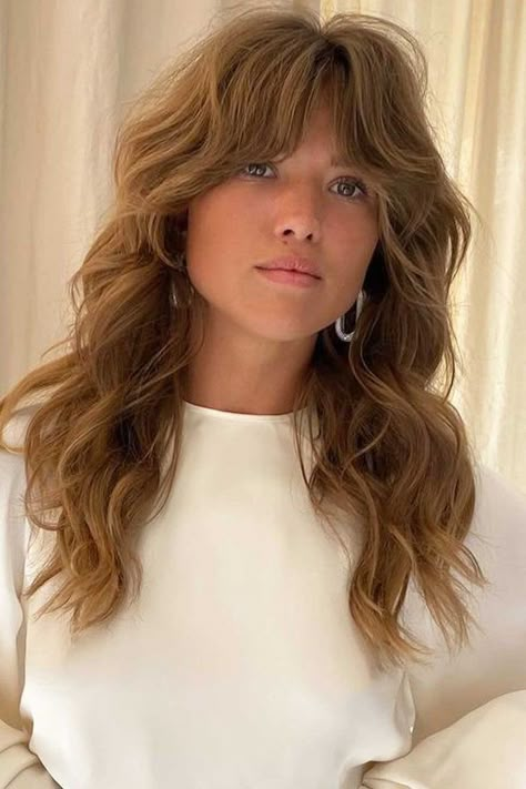 70s Haircuts, 60s Hair, Glamour Hair, Square Face Hairstyles, 70s Hair, Shaggy Haircuts, Hair 2022, Face Shape Hairstyles, 2023 Hair