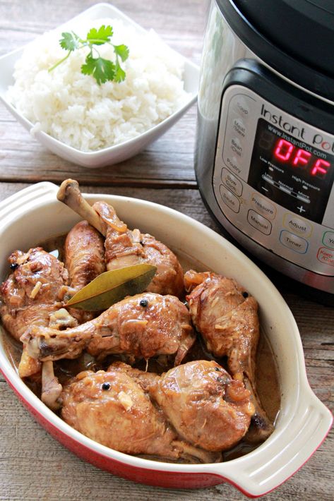 The classic Filipino dish - Chicken Adobo - marinated in vinegar, soy sauce, peppercorns and garlic then cooked in the pressure cooker (instant pot). Instantpot Rice, Italian Sausage Casserole, Adobo Filipino, Chicken Adobo Recipe, Ip Chicken, Recipes Notes, Pork Adobo, Chicken Adobo, Adobo Recipe