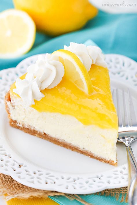 Lemon Cheesecake - a smooth and creamy lemon cheesecake topped with lemon curd! Lemon Cheesecake Cake, Slice Of Cheesecake, Lemon Cheesecake Recipes, Cranberry Cheesecake, The Cheesecake Factory, Lemon Dessert Recipes, Cheesecake Cake, Cheesecake Factory, Lemon Cheesecake