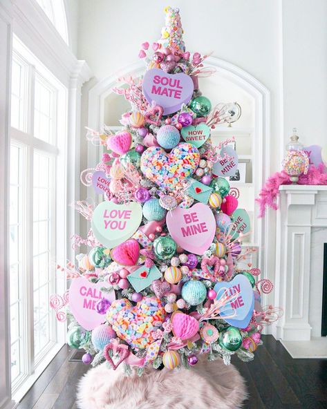 SAMI RICCIOLI on Instagram: “💖💜Conversation Heart Tree 💜💖 I can’t believe it’s February already! Getting ready to wrap the other Valentines tree for transport in a…” Gingerbread Cubicle, Valentine's Tree, Valentines Tree, Candy Decorations Diy, Valentine Designs, Christmas Tree Decorating Ideas, Tree Decorating Ideas, Diy Valentine's Day Decorations, Christmas Tree Decorating