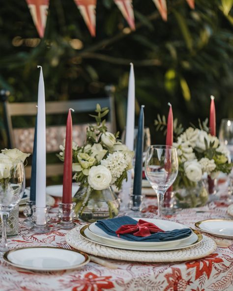 British table setting Royal Blue Accessories, Patriotic Table Decor, Tiered Cake Stands, Deep Red Velvet, Village Fete, Pinterest Uk, Long Candles, Red Napkins, Party Table Settings