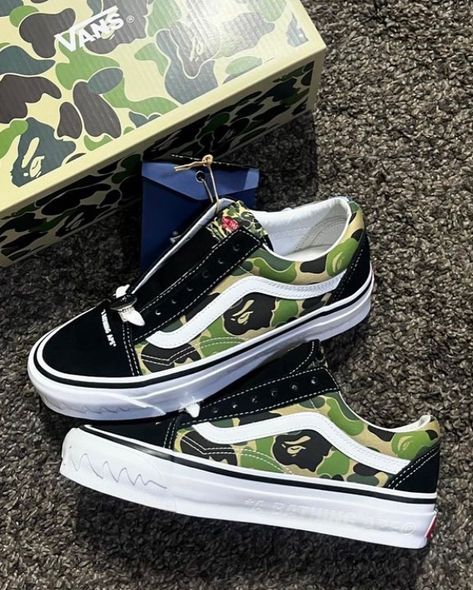 . #GetVansFits #Yourvansaredope 🗞 NEWS BAPE X VANS PREMIUM 2024 This season, Bape will fuse the brand's classic Harajuku aesthetic with Vans' Californian style, reimagining the Premium Old Skool 36 and Premium Sk8-Mid 83 silhouettes with two of the brand's most iconic features. This season's collaboration focuses on Bape's signature Bape STA in its own brand shoes, replacing the star stripe on the right side of both the Premium Old Skool 36 and Premium Sk8-Mid 83, while retaining the cla... Bape Ape, Bape Sta, Harajuku Aesthetic, Camouflage Colors, Pink Camouflage, Shark Tooth, Like Comment Share, Shark Teeth, Woven Labels