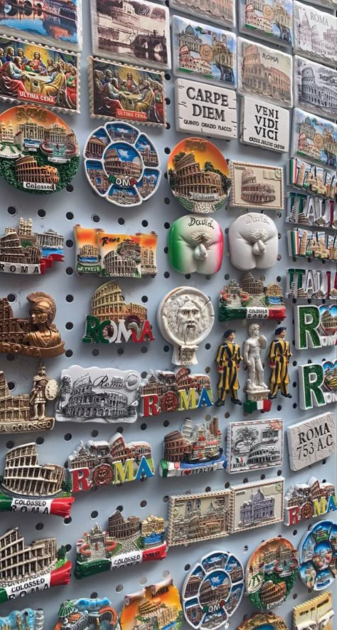 Rome Souvenirs, Italy Dump, Italy Souvenirs, Italian Souvenirs, Souvenir Display, Italy Vibes, Portugal Vacation, Italian Life, Holiday Romance