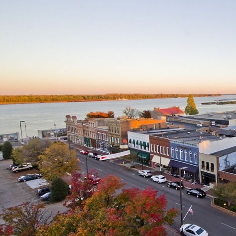 The South, Small Town Houses, Vintage Town, American Small Town, Small City, Little Town Aesthetic, Small Town Layout, Small Town Buildings, Town Aesthetic