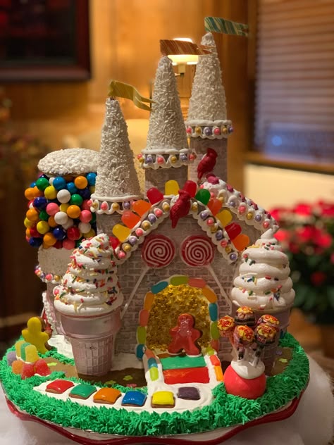 Gingerbread Candyland castle 2018 Gingerbread Candyland, Gingerbread House Winners, Licorice Castle Candyland, Gingerbread House Disney Theme, Winning Gingerbread House Ideas, Candyland Gingerbread House Ideas, Gingerbread House Colorful, Bow Gingerbread House, Triangle Gingerbread House Ideas