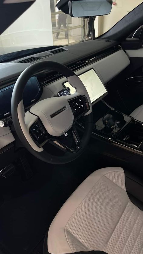 Range Rover Velar Black, Range Rover Sport Interior, Range Rover Aesthetic, Range Rover Interior, Range Rover Sv, Cars Mercedes, Dream Cars Mercedes, Snap Ideas, Nails Today