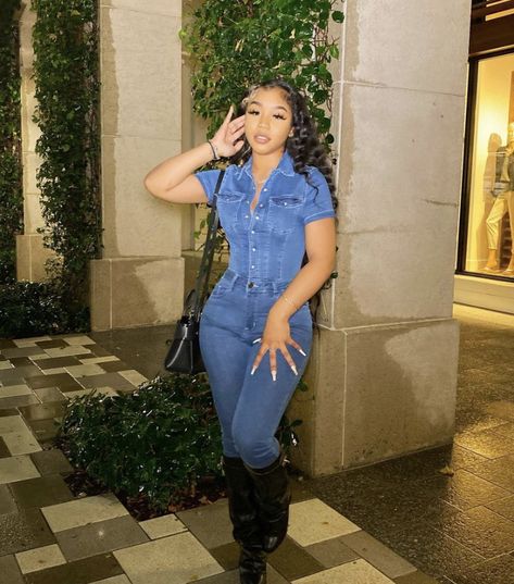 Denim Jumpsuit With Boots, Blue Jean Dress Outfit Black Women, Jean Romper Outfit Denim, Demin Jumpsuits For Women Outfit, Denim Bodysuit Outfit, Jean One Piece Outfit, Denim Romper Outfit Black Women, Blue Jean Jumpsuit Outfits, Jean Jumpsuit Outfit Black Women