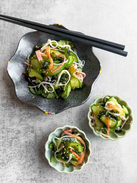 Our Japanese crab cucumber salad, or crab sunomono, is the perfect mix of tangy, sweet, and savoury. In just 15 minutes, you’ll have a flavourful Japanese side dish that’s lip-smacking, delicious and ideal for any occasion. Ebi Sunomono Recipe, Japanese Crab Recipes, Japanese Crab Salad Recipe, Sunomono Recipe, Japanese Salad Recipes, Sunomono Salad, Cucumber Salad Recipes, Japanese Cucumber Salad, Pomelo Salad