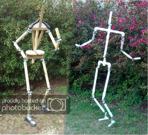 Scarecrows For Garden, Pvc Pipe Projects, Halloween Props Diy, Creepy Halloween Decorations, Halloween Prop, Pvc Pipes, Diy Halloween Projects, Fall Halloween Crafts, Halloween Outdoor