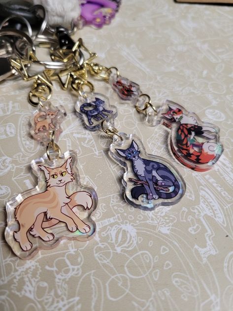 Warrior Cat Drawings, Drawing Anime Clothes, Warrior Cats Art, Cat Charm, Wings Of Fire, Cute Keychain, Warrior Cat, Warrior Cats, Cute Pins