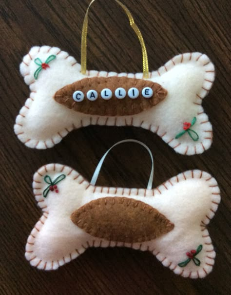 Diy Felt Dog Christmas Ornaments, Felt Dog Christmas Ornaments, Felt Dog Bone Ornaments, Felt Dogs Pattern, Dog Bone Ornaments Diy, Homemade Dog Ornaments, Felt Dog Ornament Pattern, Felt Dog Ornament Pattern Free, Dog Felt Ornaments