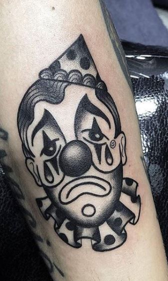 Jester Clown Tattoo, Old School Clown Tattoo, New Style Tattoo, Clown Tattoo Ideas, Clown Mask Tattoo, Clown Tattoo Simple, Aesthetic Clown Tattoo, Trad Clown Tattoo, Traditional Black And White Tattoo