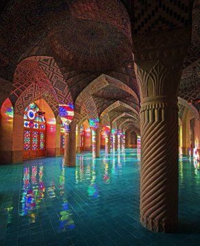 Saint Mo on Twitter: "Islamic sacred geometry is so beautiful https://t.co/PEGDSfCZxO" / Twitter Architecture Cool, Shiraz Iran, Iranian Architecture, Persian Architecture, Iran Travel, Mosque Architecture, Beautiful Mosques, Destination Voyage, Shiraz