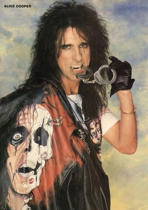 Alice Copper, 80s Hair Bands, Creating Artwork, Funny Tattoos, Alice Cooper, Large Poster, Wedding Art, Pop Rock, Glam Rock