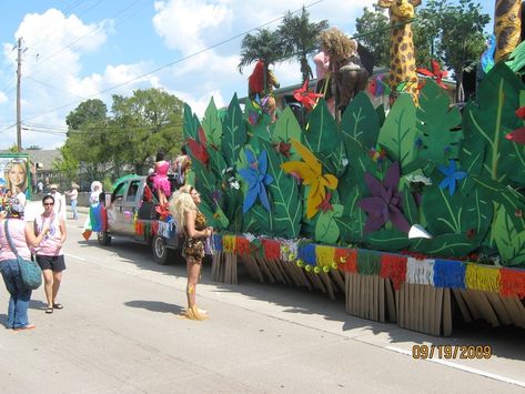 vbs parade Float Ideas | Great Float from Dallas Texas, September 20, 2009 Safari Theme Parade Float, Lilo And Stitch Parade Float, Jungle Parade Float Ideas, Jungle Theme Parade Float, Safari Parade Float Ideas, Carnival Floats Parade, Jungle Parade Float, Fall Parade Float Ideas, Hoco Float Ideas