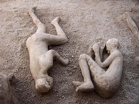 I'll forever remember seeing pictures in my history book about the Pompeii bodies. Pompeii Photography, Pompeii Pictures, Pompeii People, Quran Story, Pompeii Bodies, Pompeii Italy, Pompeii And Herculaneum, Horrible Histories, Roman City