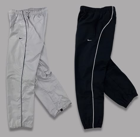 Pants Outfit Men, Trendy Boy Outfits, Nike Track Pants, Fashion Top Outfits, Joggers Outfit, Baggy Clothes, Street Fashion Men Streetwear, Guys Clothing Styles, Future Outfit